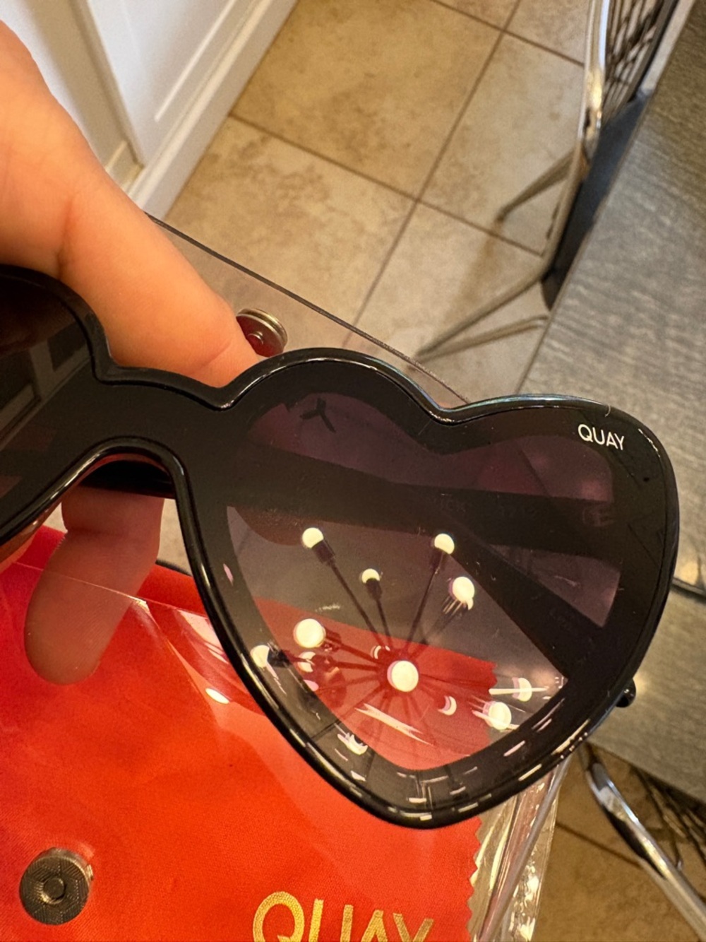 Quay Australia Black Love Struck Heart-Shaped Sunglasses with Clear Case - Picture 5 of 6